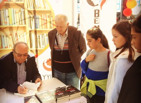 Eğitimci - Yazar Necmi DUYGULU İmza için Saat:18:00’a kadar Bendis AVM’de sizleri bekliyor. 