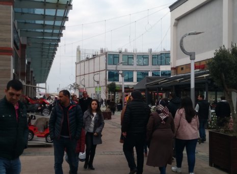 Yılbaşı alışverişlerinizde bizi tercih ettiğiniz için teşekkür eder, Mutlu yıllar dileriz.